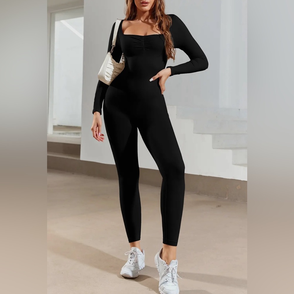 Hot Black Ruched Square Neck Long Sleeve Sports Jumpsuit